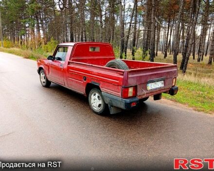 Красный ИЖ 27175, объемом двигателя 1.6 л и пробегом 165 тыс. км за 1100 $, фото 3 на Automoto.ua