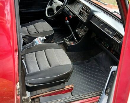 Красный ИЖ 27175, объемом двигателя 1.6 л и пробегом 165 тыс. км за 1100 $, фото 6 на Automoto.ua