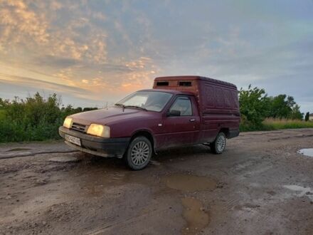 ІЖ 27175 2005 у Чорткові на Automoto.ua Червоний ІЖ 27175, об'ємом двигуна 1.6 л та пробігом 235 тис. км за 850 $, фото 1 на Automoto.ua