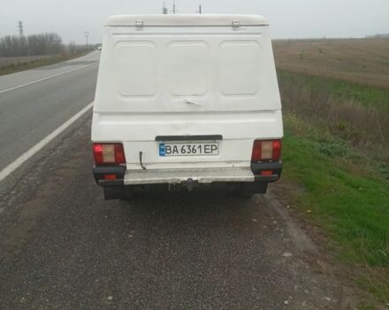 Білий ІЖ 2717 Ода, об'ємом двигуна 1.6 л та пробігом 126 тис. км за 1600 $, фото 4 на Automoto.ua