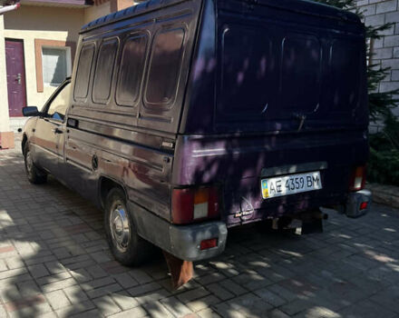 ИЖ 2717 Ода 2002 в Днепре (Днепропетровске) на Automoto.ua Фиолетовый ИЖ 2717 Ода, объемом двигателя 1.6 л и пробегом 295 тыс. км за 950 $, фото 3 на Automoto.ua