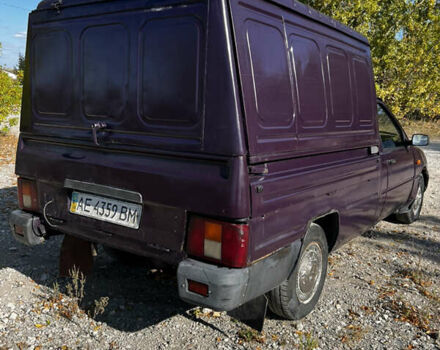 ИЖ 2717 Ода 2002 в Днепре (Днепропетровске) на Automoto.ua Фиолетовый ИЖ 2717 Ода, объемом двигателя 1.6 л и пробегом 295 тыс. км за 950 $, фото 12 на Automoto.ua