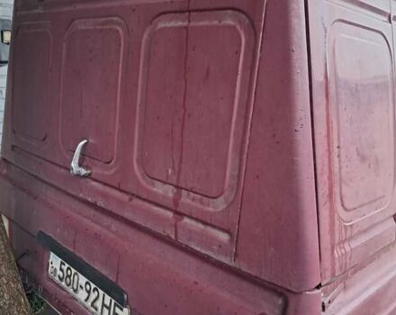 Красный ИЖ 2717 Ода, объемом двигателя 1.6 л и пробегом 80 тыс. км за 950 $, фото 4 на Automoto.ua