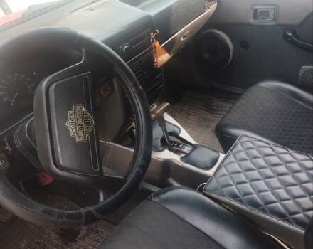 Красный ИЖ 2717 Ода, объемом двигателя 2 л и пробегом 100 тыс. км за 1200 $, фото 3 на Automoto.ua