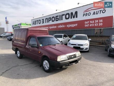 ІЖ 2717 Ода 2001 у Запоріжжя на Automoto.ua Червоний ІЖ 2717 Ода, об'ємом двигуна 1.57 л та пробігом 92 тис. км за 2350 $, фото 1 на Automoto.ua