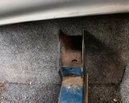 Синий ИЖ 2717 Ода, объемом двигателя 1.57 л и пробегом 350 тыс. км за 970 $, фото 6 на Automoto.ua