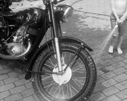 ИЖ Другая, объемом двигателя 0.35 л и пробегом 0 тыс. км за 4000 $, фото 2 на Automoto.ua