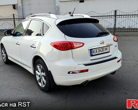 Инфинити ЕК 2008 в Киеве на Automoto.ua Белый Инфинити ЕК, объемом двигателя 3.5 л и пробегом 171 тыс. км за 12000 $, фото 3 на Automoto.ua