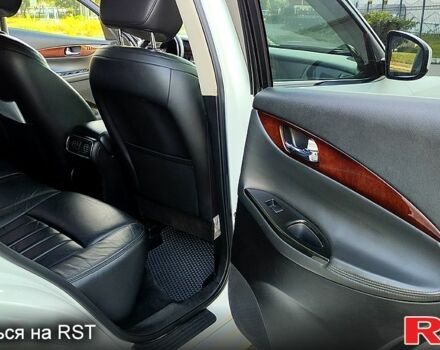 Инфинити ЕК 2008 в Киеве на Automoto.ua Белый Инфинити ЕК, объемом двигателя 3.5 л и пробегом 171 тыс. км за 12000 $, фото 7 на Automoto.ua