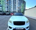 Белый Инфинити ФХ, объемом двигателя 3.5 л и пробегом 192 тыс. км за 7800 $, фото 1 на Automoto.ua