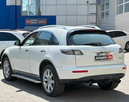 Белый Инфинити ФХ, объемом двигателя 3.5 л и пробегом 323 тыс. км за 6790 $, фото 6 на Automoto.ua