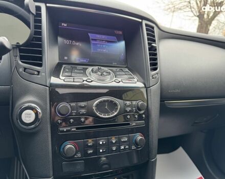 Белый Инфинити ФХ, объемом двигателя 3 л и пробегом 207 тыс. км за 13990 $, фото 21 на Automoto.ua