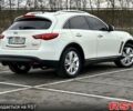 Белый Инфинити ФХ, объемом двигателя 3 л и пробегом 210 тыс. км за 17000 $, фото 3 на Automoto.ua