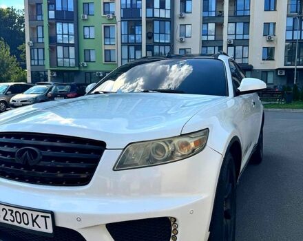 Белый Инфинити ФХ, объемом двигателя 3.5 л и пробегом 192 тыс. км за 7800 $, фото 1 на Automoto.ua