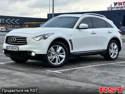 Белый Инфинити ФХ, объемом двигателя 3 л и пробегом 210 тыс. км за 17000 $, фото 1 на Automoto.ua