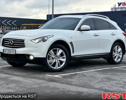 Белый Инфинити ФХ, объемом двигателя 3 л и пробегом 210 тыс. км за 17000 $, фото 1 на Automoto.ua