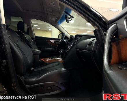 Черный Инфинити ФХ, объемом двигателя 3.5 л и пробегом 142 тыс. км за 13800 $, фото 6 на Automoto.ua