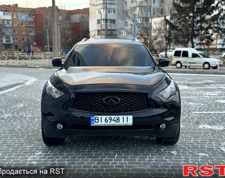 Черный Инфинити ФХ, объемом двигателя 3.7 л и пробегом 14800 тыс. км за 15500 $, фото 1 на Automoto.ua