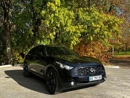 Черный Инфинити ФХ, объемом двигателя 3.7 л и пробегом 200 тыс. км за 20000 $, фото 1 на Automoto.ua