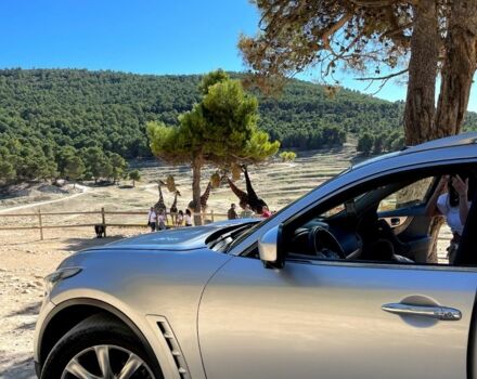 Серый Инфинити ФХ, объемом двигателя 3.5 л и пробегом 180 тыс. км за 8000 $, фото 1 на Automoto.ua