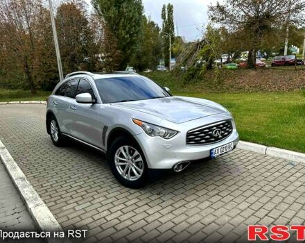 Серый Инфинити ФХ, объемом двигателя 3.5 л и пробегом 299 тыс. км за 11400 $, фото 1 на Automoto.ua