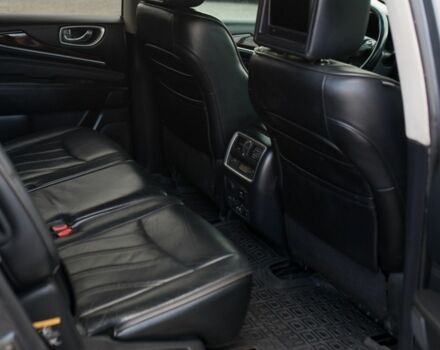 Серый Инфинити ЖХ, объемом двигателя 0 л и пробегом 187 тыс. км за 15000 $, фото 10 на Automoto.ua