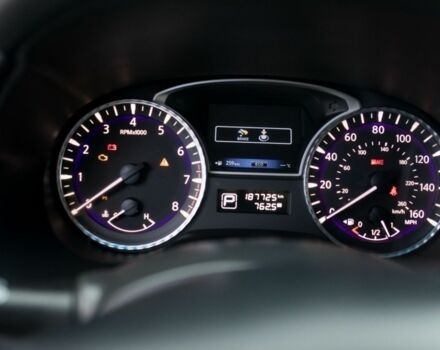 Серый Инфинити ЖХ, объемом двигателя 0 л и пробегом 187 тыс. км за 15000 $, фото 16 на Automoto.ua