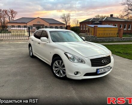 Белый Инфинити М, объемом двигателя 2.5 л и пробегом 131 тыс. км за 11600 $, фото 1 на Automoto.ua