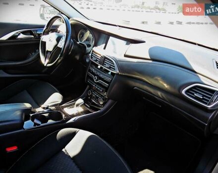 Белый Инфинити Q30, объемом двигателя 1.5 л и пробегом 174 тыс. км за 17900 $, фото 16 на Automoto.ua