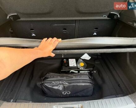 Белый Инфинити Q30, объемом двигателя 1.6 л и пробегом 60 тыс. км за 21500 $, фото 11 на Automoto.ua