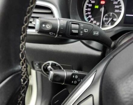 Белый Инфинити Q30, объемом двигателя 2 л и пробегом 146 тыс. км за 17051 $, фото 12 на Automoto.ua