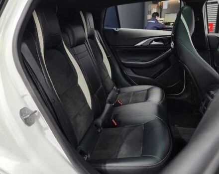 Белый Инфинити Q30, объемом двигателя 2 л и пробегом 146 тыс. км за 17051 $, фото 7 на Automoto.ua