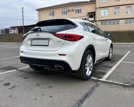 Білий Інфініті Q30, об'ємом двигуна 1.6 л та пробігом 85 тис. км за 18500 $, фото 6 на Automoto.ua