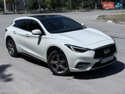Белый Инфинити Q30, объемом двигателя 1.99 л и пробегом 73 тыс. км за 19200 $, фото 1 на Automoto.ua