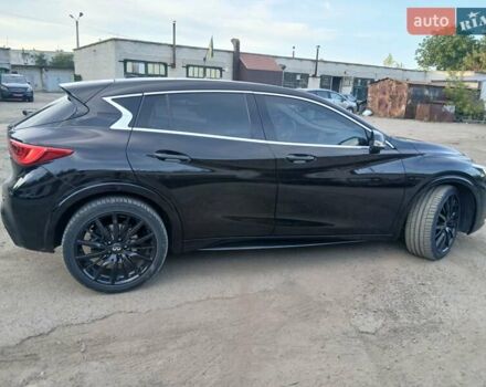 Черный Инфинити Q30, объемом двигателя 1.46 л и пробегом 141 тыс. км за 16950 $, фото 10 на Automoto.ua