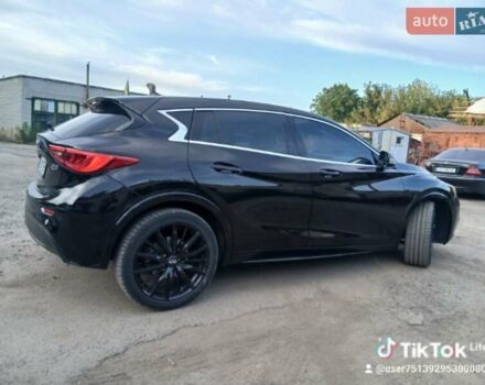 Черный Инфинити Q30, объемом двигателя 1.46 л и пробегом 141 тыс. км за 16950 $, фото 4 на Automoto.ua