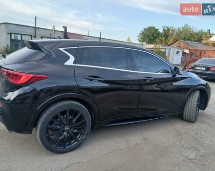 Черный Инфинити Q30, объемом двигателя 1.46 л и пробегом 141 тыс. км за 16950 $, фото 12 на Automoto.ua