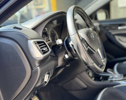 Черный Инфинити Q30, объемом двигателя 1.99 л и пробегом 155 тыс. км за 15400 $, фото 11 на Automoto.ua