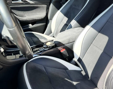 Черный Инфинити Q30, объемом двигателя 1.99 л и пробегом 155 тыс. км за 15400 $, фото 15 на Automoto.ua