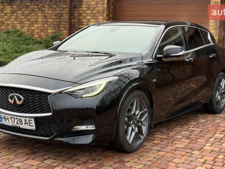 Чорний Інфініті Q30, об'ємом двигуна 1.99 л та пробігом 35 тис. км за 18300 $, фото 1 на Automoto.ua