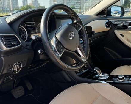 Коричневый Инфинити Q30, объемом двигателя 1.6 л и пробегом 87 тыс. км за 21400 $, фото 7 на Automoto.ua