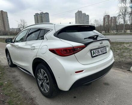 Инфинити Q30, объемом двигателя 1.5 л и пробегом 174 тыс. км за 18500 $, фото 4 на Automoto.ua