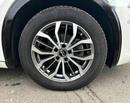 Инфинити Q30, объемом двигателя 1.5 л и пробегом 174 тыс. км за 18500 $, фото 9 на Automoto.ua