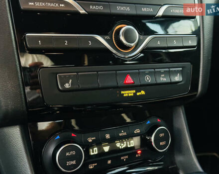 Серый Инфинити Q30, объемом двигателя 2.14 л и пробегом 75 тыс. км за 21200 $, фото 31 на Automoto.ua