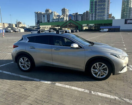 Серый Инфинити Q30, объемом двигателя 2.14 л и пробегом 200 тыс. км за 15200 $, фото 5 на Automoto.ua