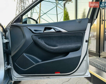 Серый Инфинити Q30, объемом двигателя 2.14 л и пробегом 75 тыс. км за 21200 $, фото 24 на Automoto.ua