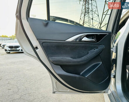 Серый Инфинити Q30, объемом двигателя 2.14 л и пробегом 75 тыс. км за 21200 $, фото 16 на Automoto.ua