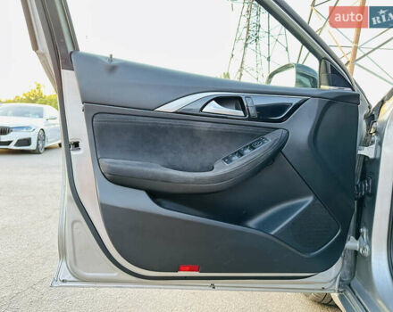 Серый Инфинити Q30, объемом двигателя 2.14 л и пробегом 75 тыс. км за 21200 $, фото 14 на Automoto.ua