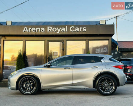 Серый Инфинити Q30, объемом двигателя 2.14 л и пробегом 75 тыс. км за 21200 $, фото 4 на Automoto.ua