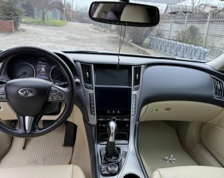 Белый Инфинити Q50, объемом двигателя 3.7 л и пробегом 175 тыс. км за 11300 $, фото 6 на Automoto.ua